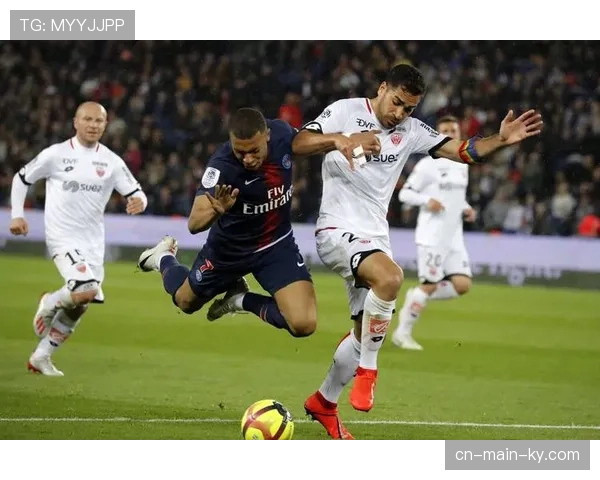 法甲联赛竞争扁平化趋势明显 中游球队已非传统强队取分对象